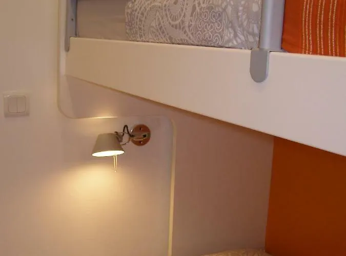 Harbor Terrace - Two Bedroom Appartement Murter